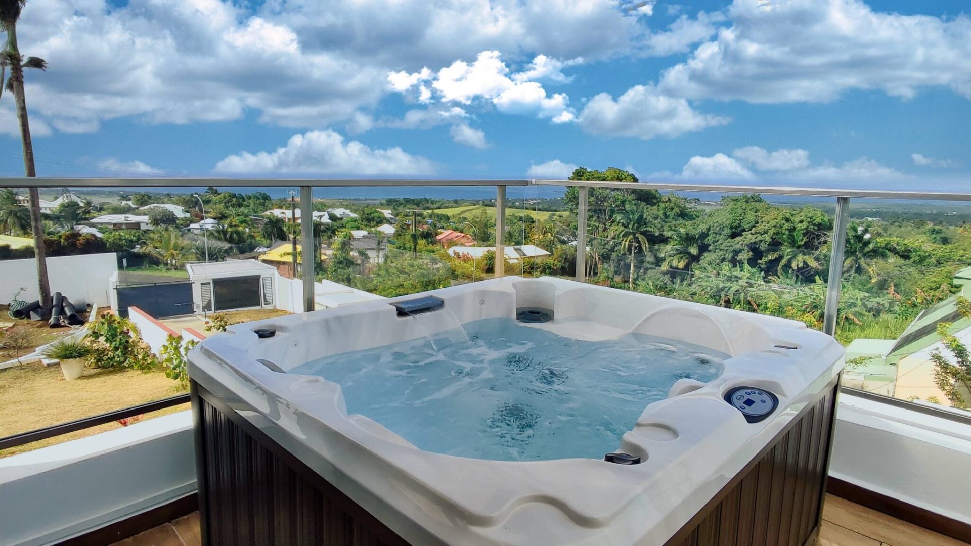 Jacuzzi suite sup5