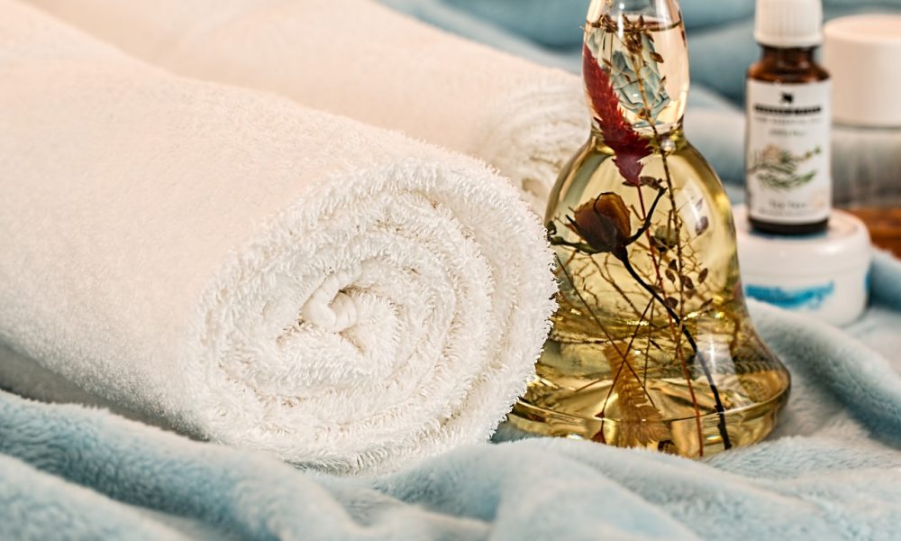 massage therapy, essential oils, skincare-1612308.jpg